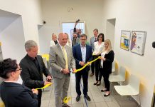 Zpět Česká pošta a Magistrát města Brna otevřeli první třípřepážkovou poštu Partner