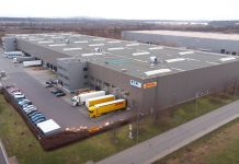 Společnost DHL proměnila distribuční centrum pro Eaton v uhlíkově neutrální provoz