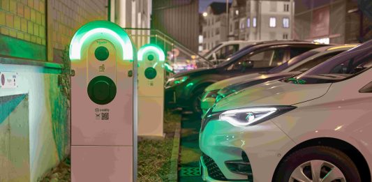 S elektromobily má zkušenosti stále jen sedmina Čechů