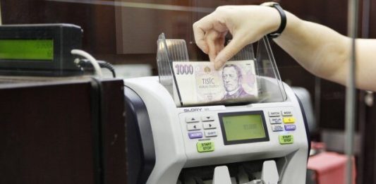 Nástupní mzdy v listopadu nejvíce vzrostly elektrokonstruktérům