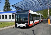 Dopravní podnik města Ústí nad Labem ve spolupráci s představiteli města a partnerstvím s výrobcem vozidel SOR představili a pokřtili první autobusy SOR NS 18.