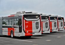 DPP zahajuje pravidelný provoz prvních hybridních autobusů