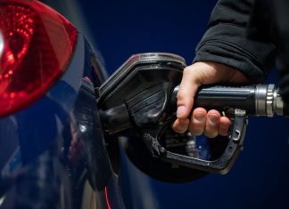 Pohonné hmoty v Česku dál zdražují