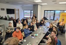 Vlivem změn probíhajících v oboru logistiky se mění požadavky na vzdělávání logistických odborníků