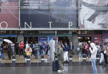 Vlaky ve Francie mají stále zpoždění, návrat do normálu se čeká v pondělí