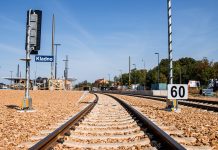 Na modernizovanou trať v Kladně se vrací vlaky