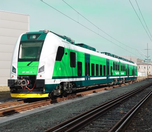 InnoTrans 2026 začal v Berlíně. Český železniční průmysl představuje bateriové vlaky, nové lokomotivy, chytré výhybky i technologie pro rychlost 300 km/h
