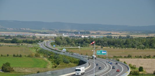 Vláda schválila koncesionářskou smlouvu na dostavbu dálnice D35