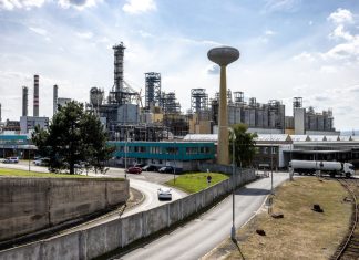 Orlen Unipetrol pochybuje o ústavnosti nové daně, varuje před ohrožením investic