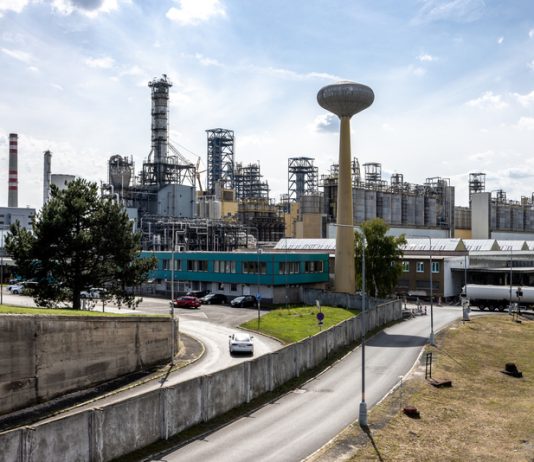 Orlen Unipetrol pochybuje o ústavnosti nové daně, varuje před ohrožením investic