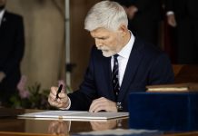 Prezident podepsal novelu o alternativních leteckých palivech