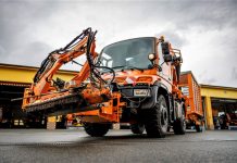 Sečení trávy u dálnic a silnic I. třídy probíhá opakovaně až třikrát ročně