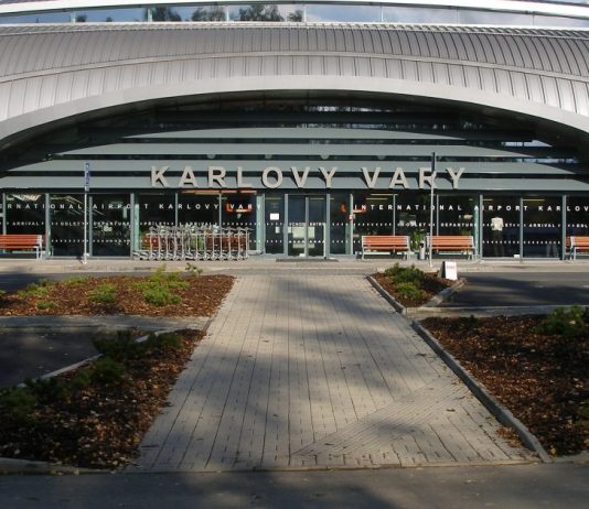 Stát chce převzít karlovarské letiště do konce roku, řekl ministr Zůna