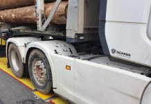 Každý čtvrtý kamion přetížený: Ministerstvo chce novou inspekci a rychlováhy, zvažuje rozšíření mýta