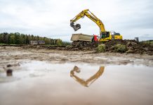 ŘSD zahájilo stavbu dálnice D11 mezi Trutnovem a Královcem na hranici s Polskem
