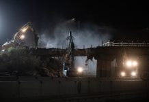 Dálnice D10 u Kosmonos je uzavřená kvůli bourání nadjezdu