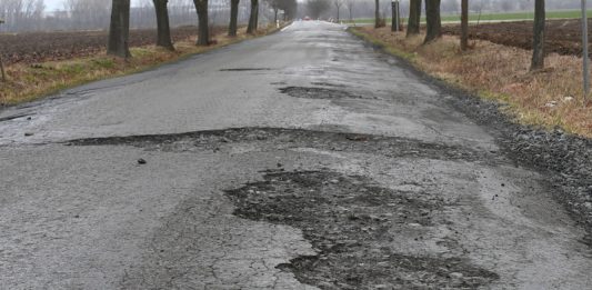 Středočeský kraj čeká příští rok výpadek stovek milionů Kč na údržbu silnic