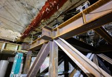 Rekonstrukce stropní desky nad vestibulem stanice Florenc C vstupuje do závěrečné třetí etapy