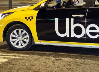FT: Uber pozastavil expanzi rozvozu jídla v Evropě, měla se týkat i Česka