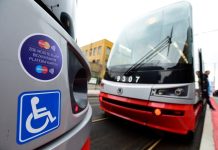 Vláda projedná zvýšení příspěvku na zaměstnání postižených z 15.700 na 17.300 Kč