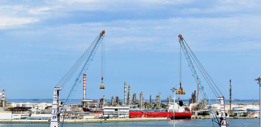 Zahájení konzultace o poplatcích za nakládku na pevnině