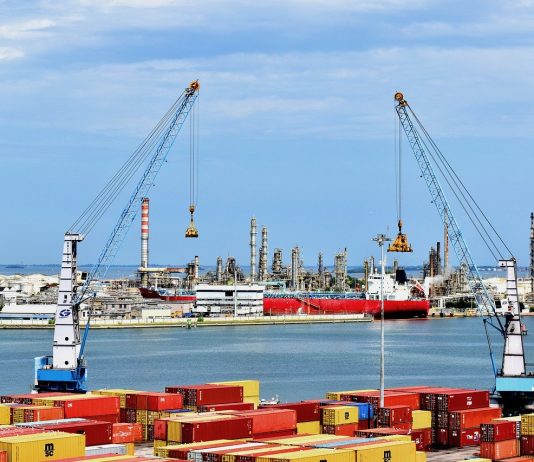 Zahájení konzultace o poplatcích za nakládku na pevnině