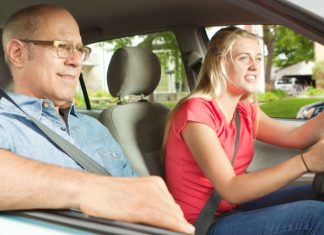 Letos v lednu přibylo 2158 sedmnáctiletých řidičů, loni to bylo 1850