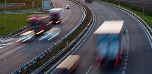 Od ledna se bude platit mýtné na nových 50 kilometrech dálnic