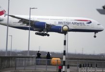 Na Heathrow přistál první let od požáru rozvodny