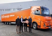 Gebrüder Weiss v ČR nasazuje elektrický tahač s návěsem na 33 palet