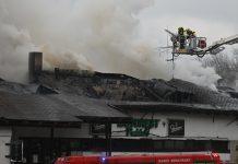 U D1 na 26. kilometru hořel opuštěný motorest, odhad škody je 18 milionů korun