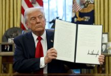 Exkluzivní: Trumpova cla na čínské díly pro Cybercab a Semi podle zdroje narušují výrobní plány Tesly v USA