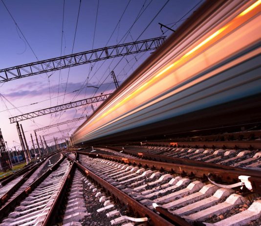 Evropská komise plánuje zrychlit železniční spojení mezi hlavními městy