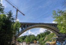 Provoz na D1 začala omezovat pokračující rekonstrukce mostu Šmejkalka