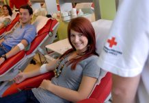 Praha odmění pravidelné dárce krve ročním jízdným MHD