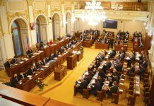 Sněmovna schválila novelu k zavádění alternativních leteckých paliv