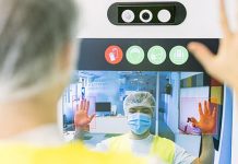 Česká technologie na cestě ke globálnímu úspěchu. Zájem o chytré zrcadlo s umělou inteligencí mají firmy z celého světa.