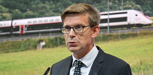 Podle Kupky vláda ve středu rozhodne, zda pošle návrh rozpočtu Sněmovně