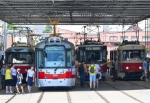 Odjezd parního vlaku zahájil v Brně Dopravní nostalgii, přišly tisíce lidí