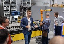 Roste tlak na rychlost: myFABER® Cobot pro vychystávání zásilek pomůže naplnit očekávání zákazníků