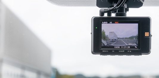 Svědek na palubní desce: co říká právo na používání kamer v autech