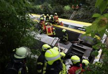 Při nehodě vlaku u Riedlingenu zemřel i strojvedoucí, zraněných je pět desítek