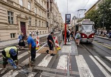 Pražský dopravní podnik rozšiřuje tramvajový ostrůvek na Staroměstské