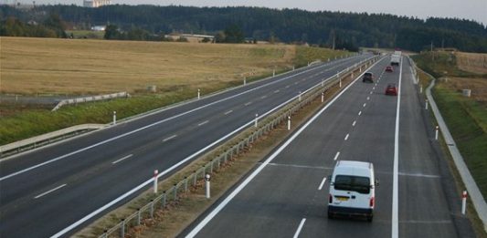 Za měsíc, kdy se smí na D3 jezdit rychlostí až 150 km/h, se nestala vážná nehoda
