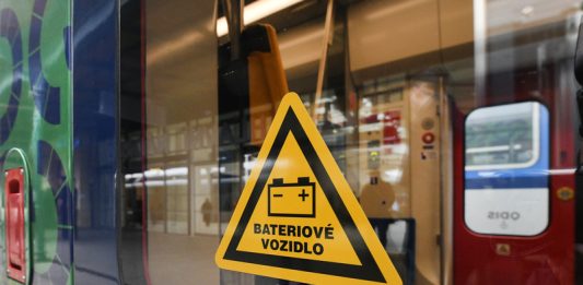 Zlínský kraj získá 1,7 miliardy korun na bateriové a elektrické vlaky