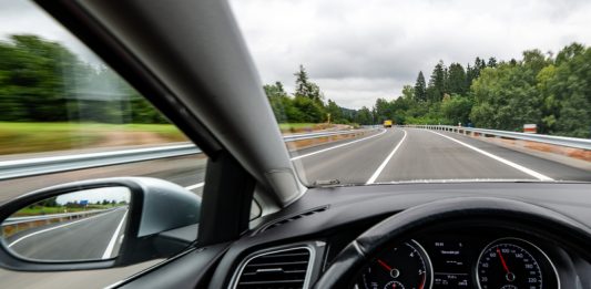 EP schválil modernizaci pravidel pro řidičské průkazy v EU