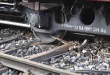 V Přerově vykolejil historický Pantograf, provoz na trati je omezen