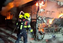 Při požáru autobusu na Přerovsku se nikdo nezranil, škoda je dva miliony korun