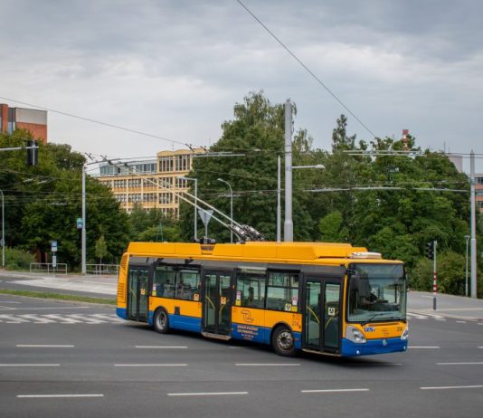 Přes e-shop MHD ve Zlíně a okolí si lidé koupili tisíce časových jízdenek