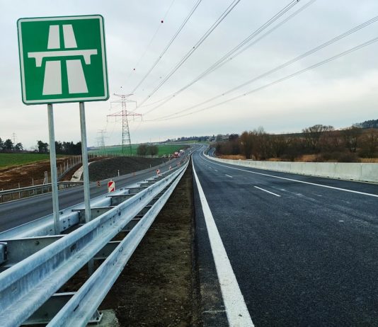 Černé a šedé e-shopy s dálničními známkami vás mohou připravit o desetitisíce. Na co si dát pozor při nákupu?